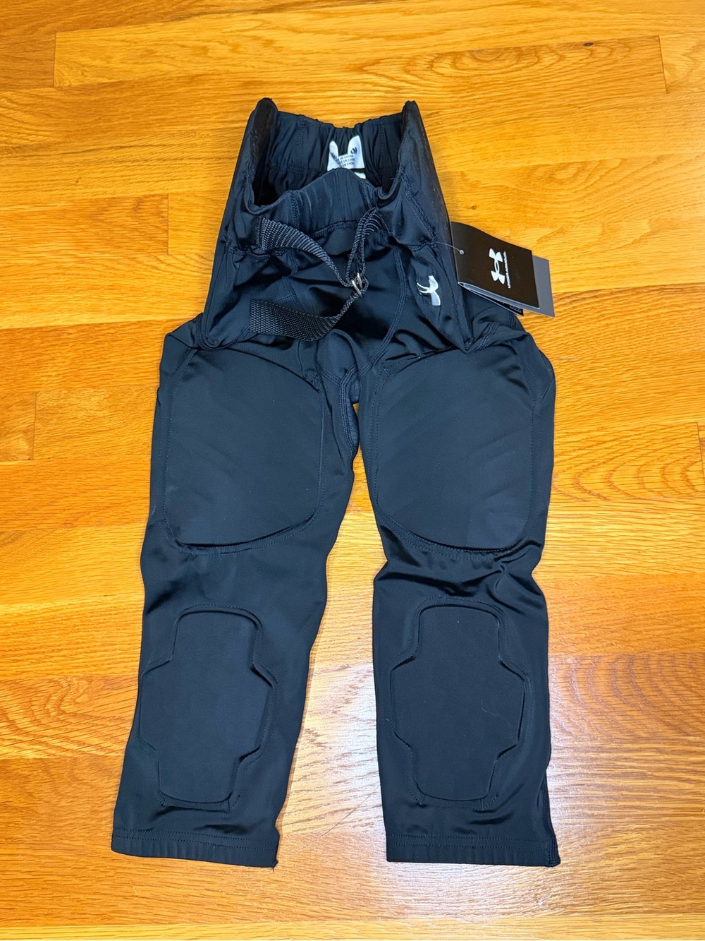 NWT Under Armour Youth Medium Black Integrated Padded Football Pants Boys YM